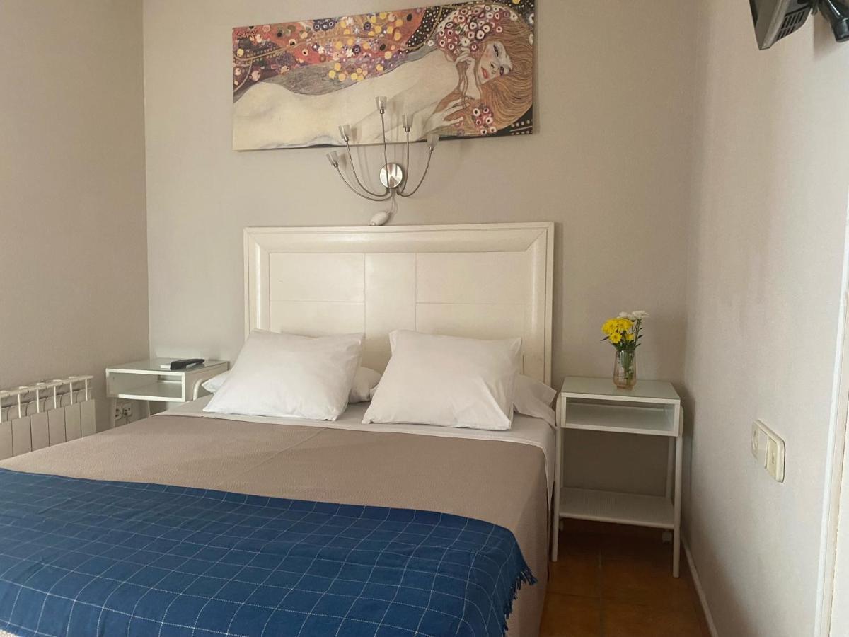 Hostal Moscatel Малага Екстериор снимка