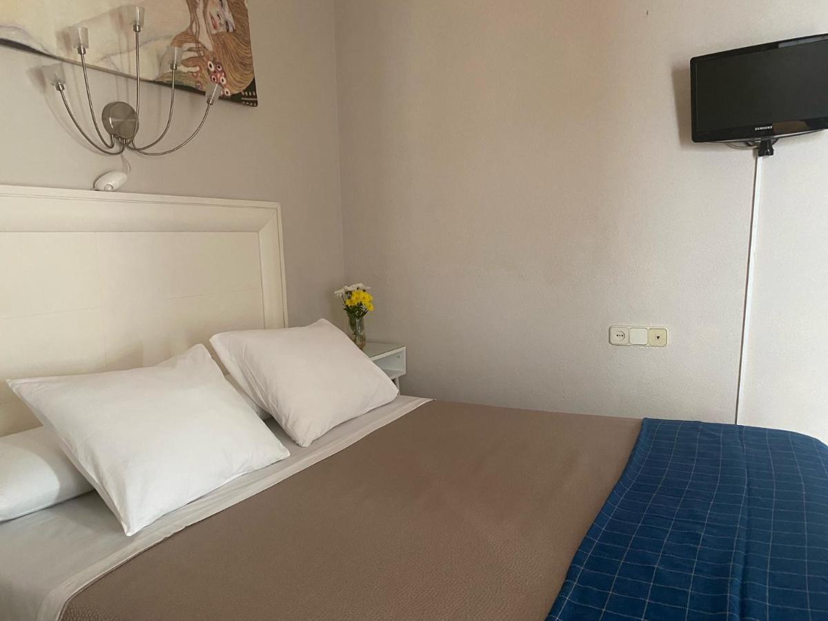 Hostal Moscatel Малага Екстериор снимка