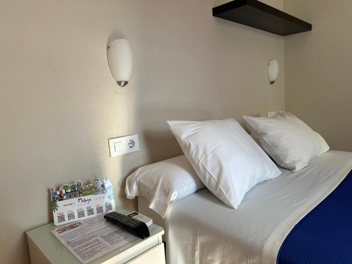 Hostal Moscatel Малага Екстериор снимка